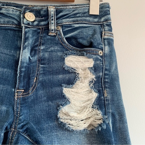AEO Next Level Stretch Hi-rise Shortie Distressed Fray Denim Shorts - Picture 2 of 13
